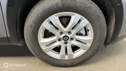 Car image 20