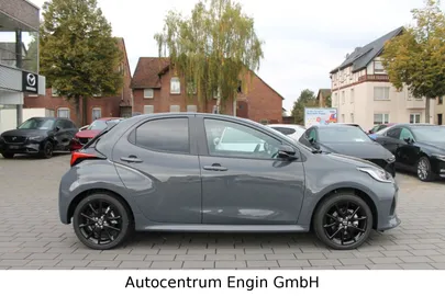 Car image 4