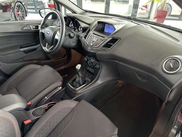 Car image 12