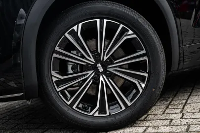 Car image 36