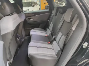 Car image 25