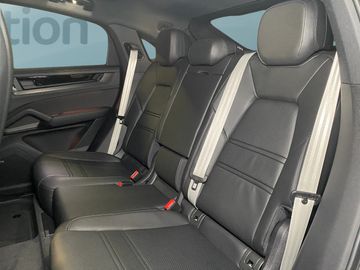 Car image 29
