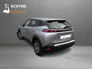 Car image 4
