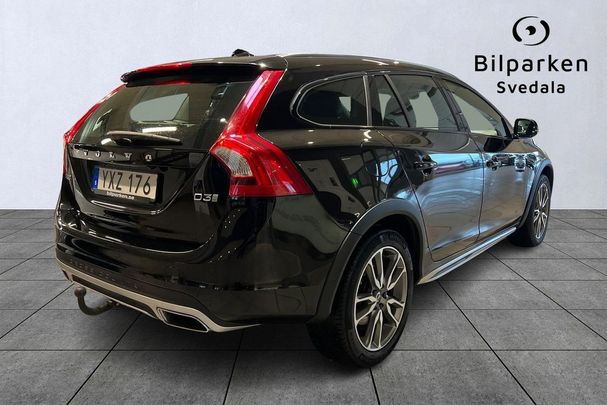 Volvo V60 Cross Country D3 110 kW image number 3