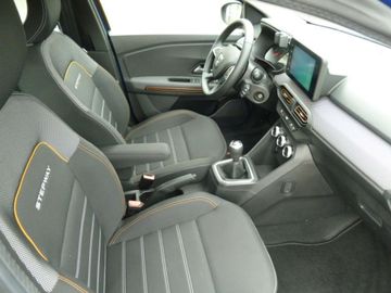 Car image 13