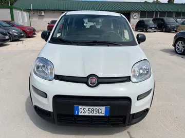 Car image 3