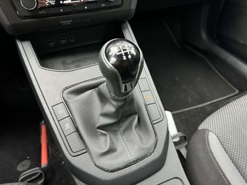 Car image 32