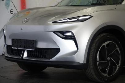 Car image 23