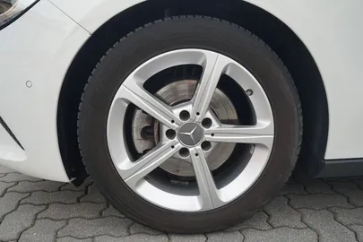 Car image 34