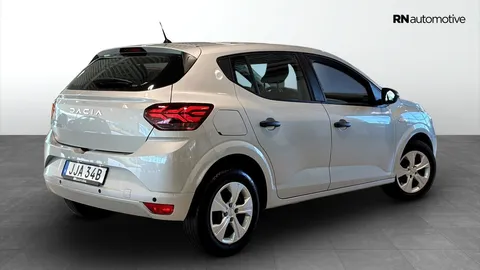 Car image 3
