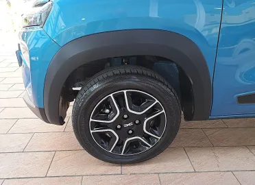 Car image 27