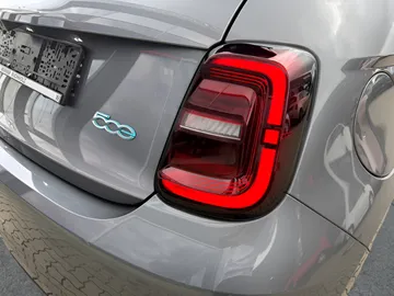 Car image 22