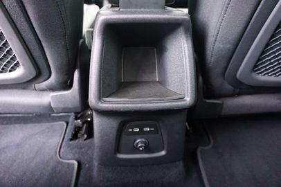 Car image 33