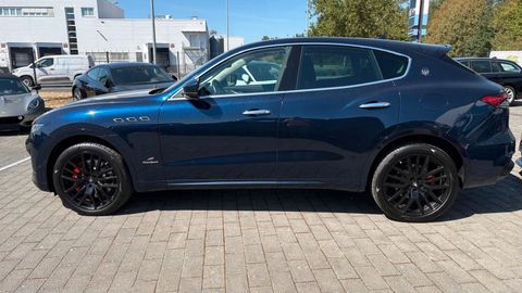 Car image 27