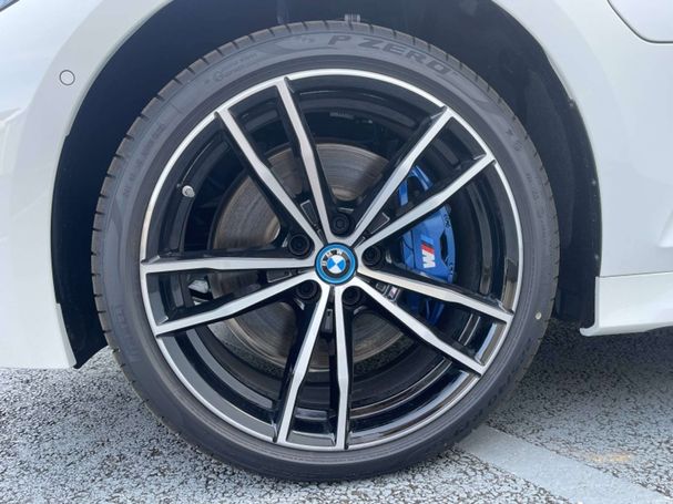 BMW 330 Touring M Sport xDrive 137 kW image number 9