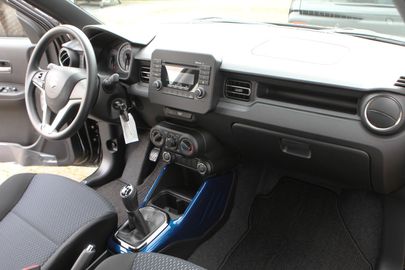 Car image 14