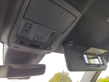 Car image 36