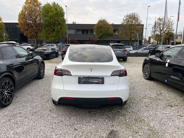 Tesla Model Y Long Range AWD 153 kW image number 4