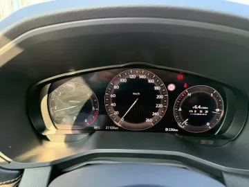 Car image 37