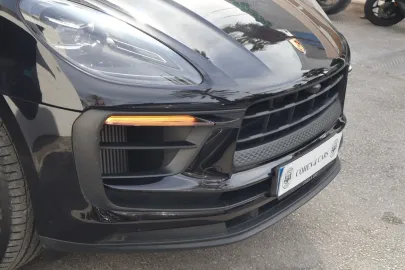 Car image 34