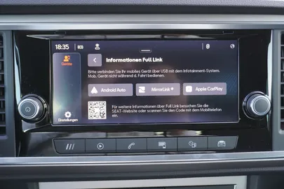Car image 30