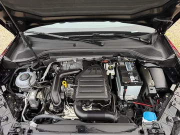 Car image 30