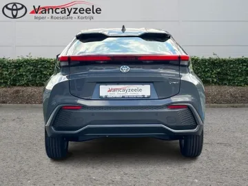 Car image 4