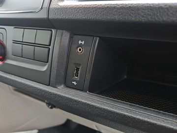 Car image 33