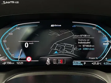 Car image 27