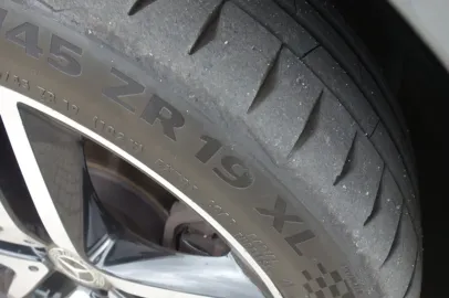 Car image 35