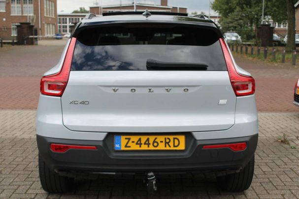 Volvo XC40 Recharge R T4 Design 155 kW image number 10