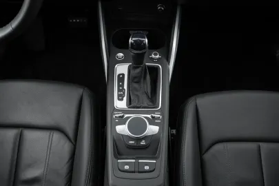 Car image 37