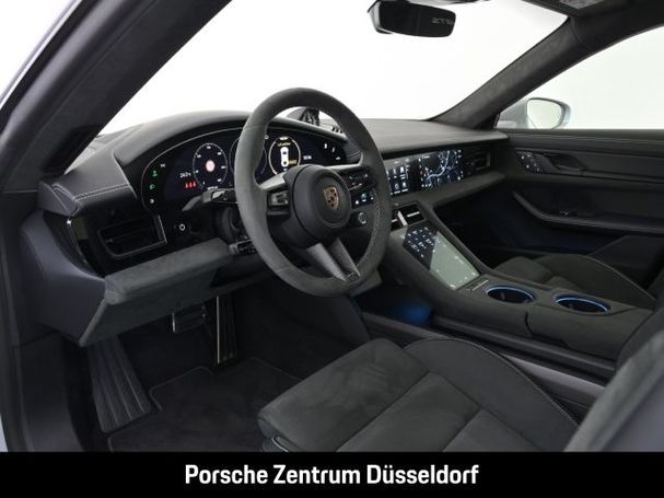 Porsche Taycan GTS 440 kW image number 12