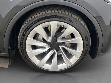 Car image 38