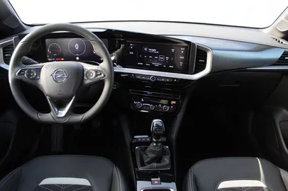 Car image 25