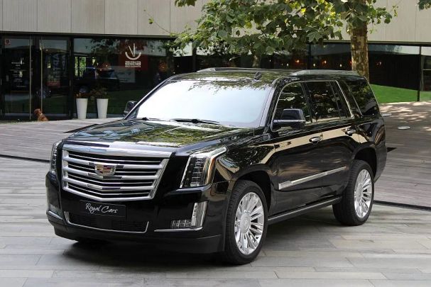 Cadillac Escalade 6.2 V8 AWD AT Platinum 313 kW image number 1