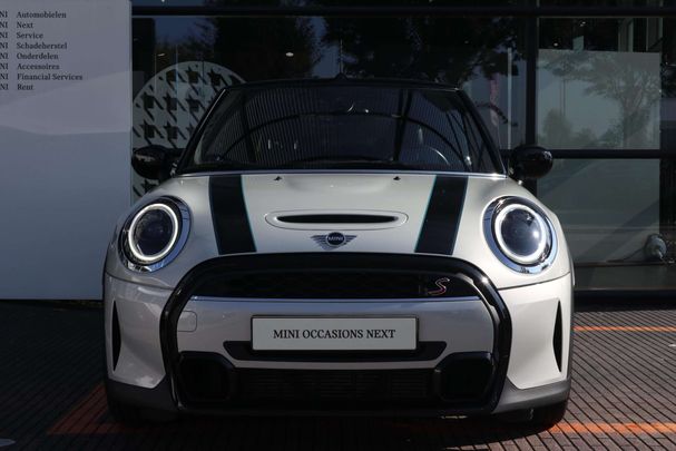 Mini Cooper S Cabrio Sidewalk Edition 131 kW image number 2