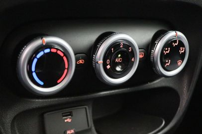 Car image 37