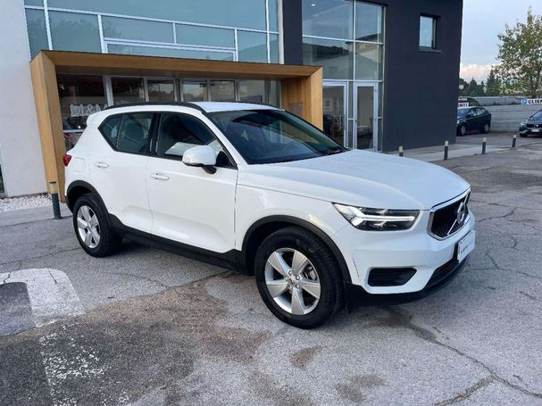 Volvo XC40 1.5 T2 Momentum 95 kW image number 9