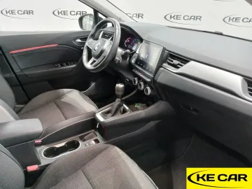 Car image 18