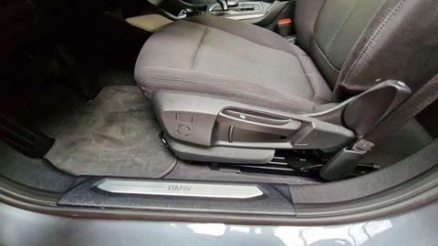 Car image 32