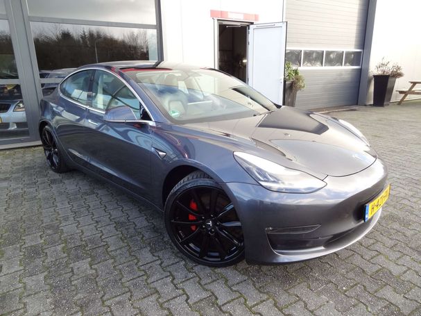 Tesla Model 3 Long Range AWD 158 kW image number 2