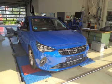 Car image 3