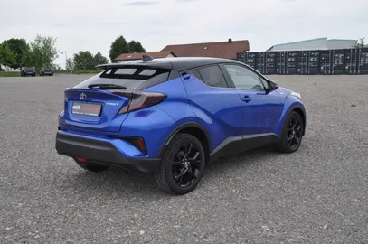 Car image 4