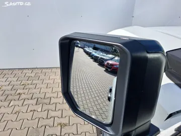 Car image 29