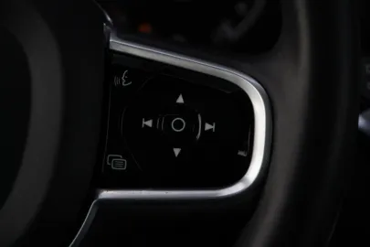 Car image 40