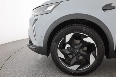 Car image 30