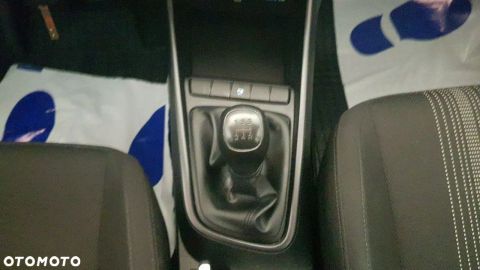 Car image 30