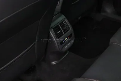 Car image 43