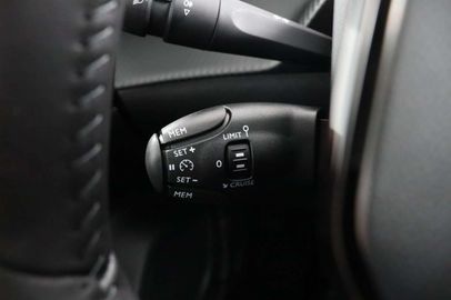 Car image 36